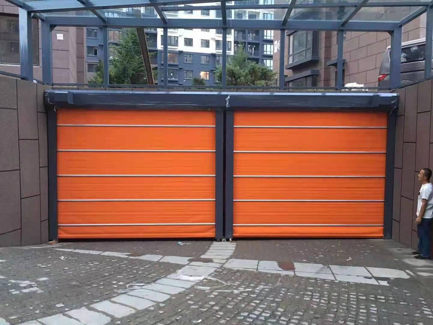 車庫(kù)堆積門